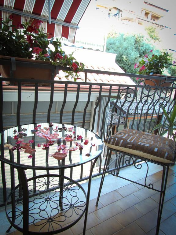 Tano'S Apartment Giardini Naxos Ngoại thất bức ảnh