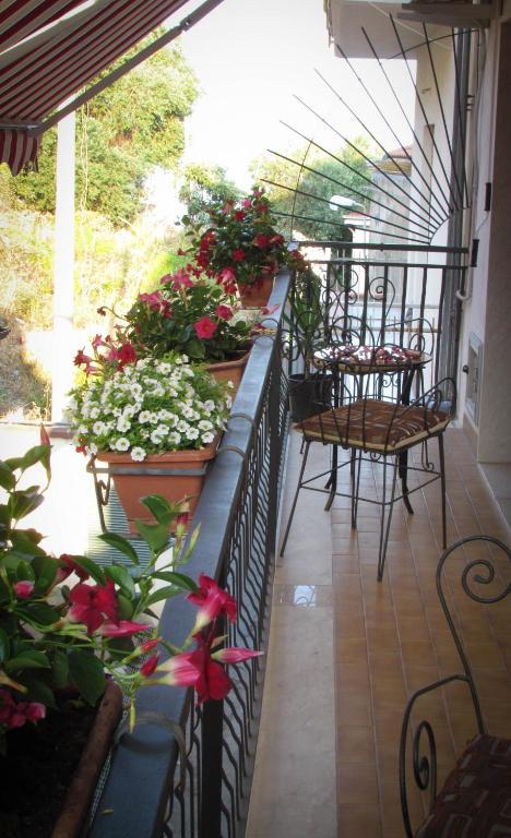 Tano'S Apartment Giardini Naxos Ngoại thất bức ảnh