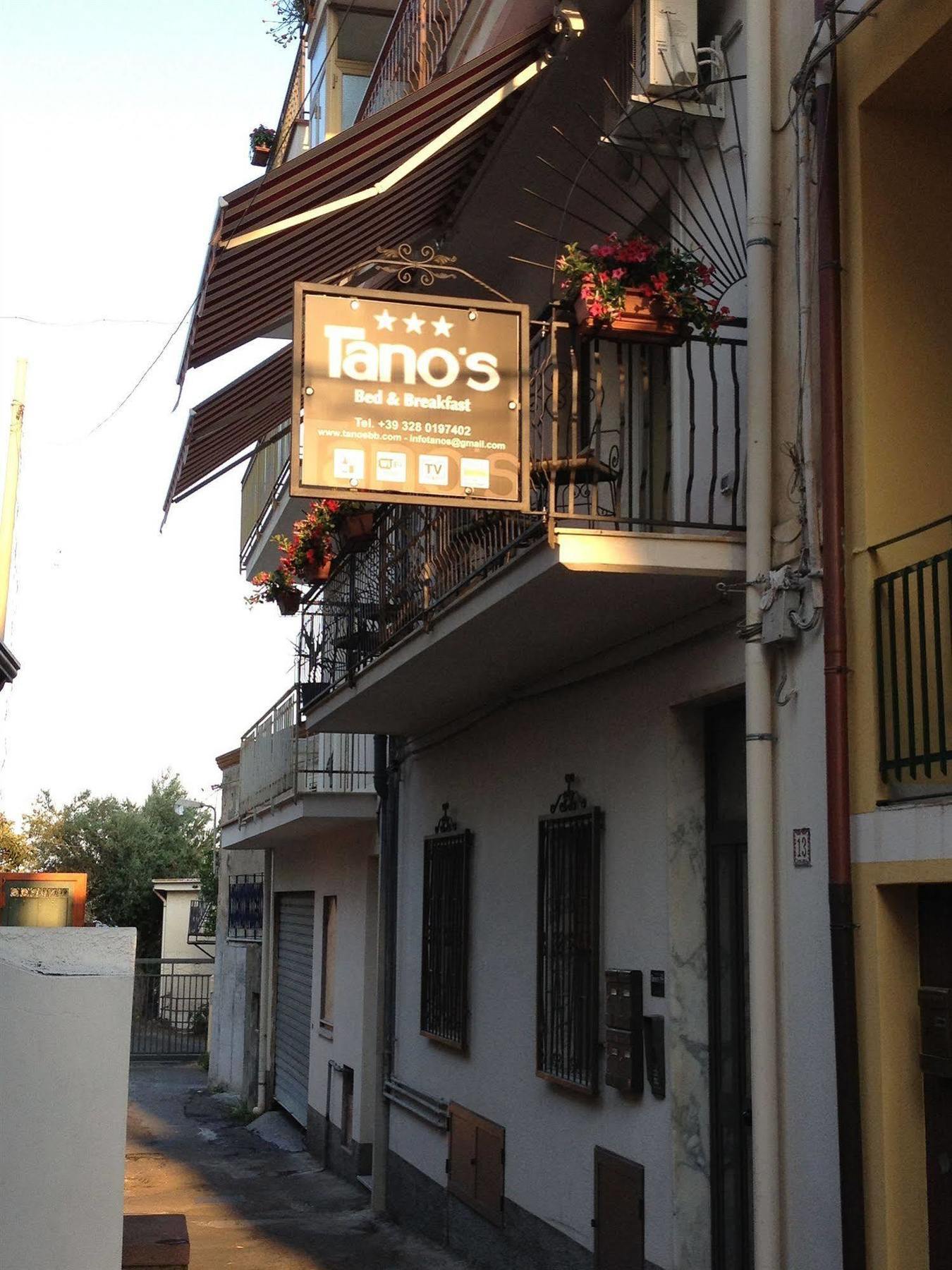 Tano'S Apartment Giardini Naxos Ngoại thất bức ảnh